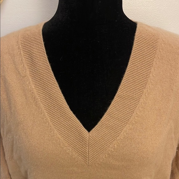 INTERMIX | Women’s Tan V-Neck Cropped Sweater Size Small - Picture 6 of 11